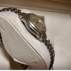 【お譲り予定者決定】SEIKO シルバー 手巻き時計 日付レディースの画像