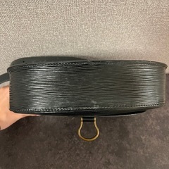 ルイヴィトン エピ サンクルー ショルダーバッグ 黒の画像