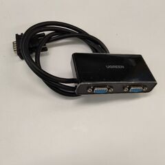 UGREEN VGA分配器　1入力2出力の画像