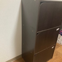 【無料】扉付きカラーボックスあげます！の画像