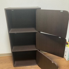 【無料】扉付きカラーボックスあげます！の画像