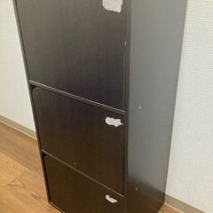 【無料】扉付きカラーボックスあげます！の画像