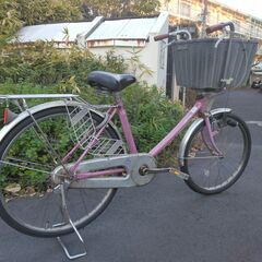 大きなカゴの自転車です。の画像