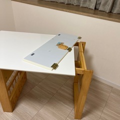 【ニトリ】木製の机の画像