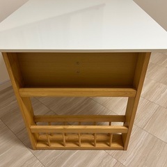 【ニトリ】木製の机の画像