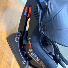 西松屋　チャイルドシート 日よけ付き ブラウン系の画像