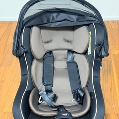 西松屋　チャイルドシート 日よけ付き ブラウン系の画像