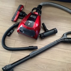 大型冷蔵庫、ガスコンロ、スノコベッド、食器棚、洗濯機、こたつ、扇風機、東芝の掃除機などまとめての画像