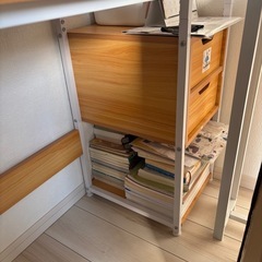 勉強用デスクの画像