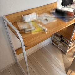 勉強用デスクの画像