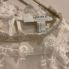 FOREVER21レースブラウスの画像
