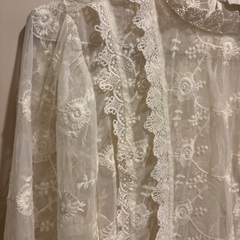 FOREVER21レースブラウスの画像