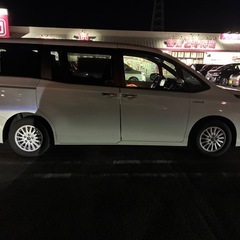 早い者勝ち　80系　ヴォクシー　ハイブリッド　アルパインビッグXナビの画像