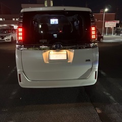 早い者勝ち　80系　ヴォクシー　ハイブリッド　アルパインビッグXナビの画像