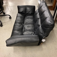 12/25まで店頭商品一部を除き半額クリスマスSALE!!開催中 K2512-039 ベルーナ 2人掛けカウチソファ ブラック レザー風 キズ汚れ有りの画像