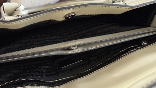 PRADA プラダ　ハンドバッグ