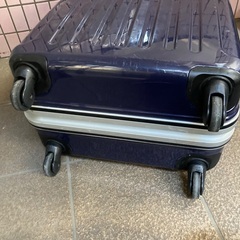 超大型ブランド🔴スーツケース75.50.30.センチの画像