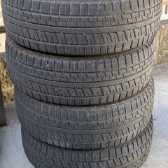 早い者勝ち　２０２２年冬タイヤ１９５／６５Ｒ１５　４本の画像