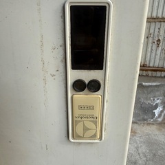 レトロ冷蔵庫の画像