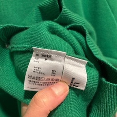 it’s グリーンニットの画像