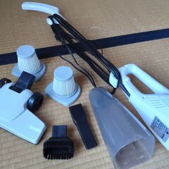 ほぼ未使用 吸い込み強い掃除機 スティック型クリーナー  ハンディクリーナー (紙パック要らないタイプ)の画像