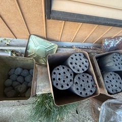 練炭、割れ炭、炭団、火鉢練炭鉢、の画像