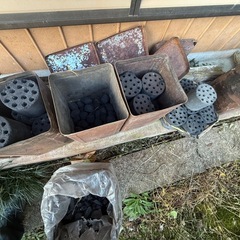 練炭、割れ炭、炭団、火鉢練炭鉢、の画像