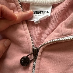 AUMNIE パーカーの画像