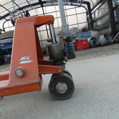 ハンドリフト メーカー型番不明 タイヤごむなし 現物確認後お支払い下さい 動作未チェック 中古品 現状品 引き取り限定の画像