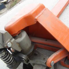 ハンドリフト メーカー型番不明 タイヤごむなし 現物確認後お支払い下さい 動作未チェック 中古品 現状品 引き取り限定の画像