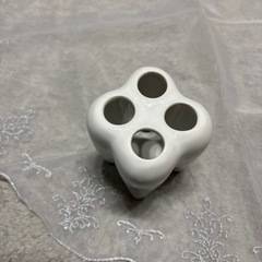 フライングタイガー　歯ブラシたて立ての画像