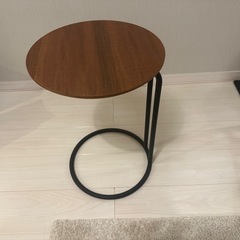 ニトリ サイドテーブルの画像