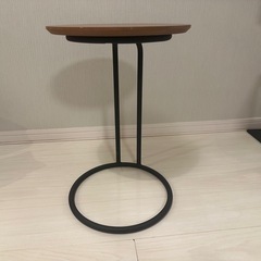 ニトリ サイドテーブルの画像