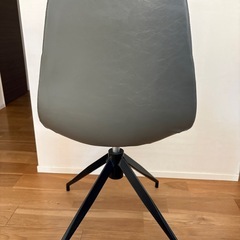 ①エアゾーム　回転式　ダイニングチェア　1脚　(4脚あります。うち、1脚はジャンク)の画像