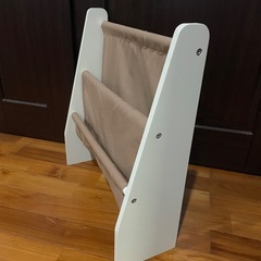 絵本立ての画像