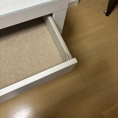 IKEA ドレッサー デスクの画像