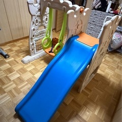 滑り台、ブランコの画像