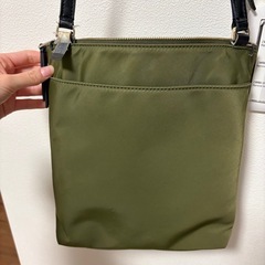 kate spade ショルダーバック　カーキ　ナイロン生地　軽量の画像