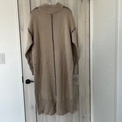 INGNI モックネック ステッチ入り ニットワンピースの画像