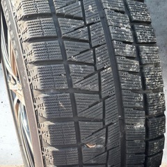 215/55R17 スタッドレスタイヤ4本セット　ホイール付　ブリヂストン　1シーズンのみ使用の画像