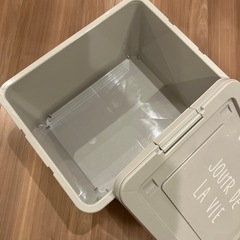 ポリプロピレンケースキャスター付きの画像