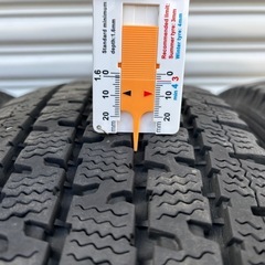 ハイエース　スタッドレス　4本セット　
195/80/R15 トーヨータイヤ  の画像