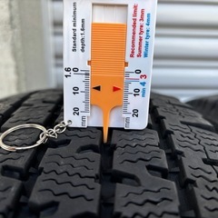 ハイエース　スタッドレス　4本セット　
195/80/R15 トーヨータイヤ  の画像