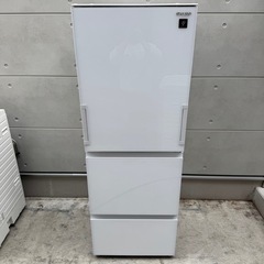 21⭐️2023年製美品★シャープ　冷蔵庫　自動製氷　ガラス　大型　3ドアの画像