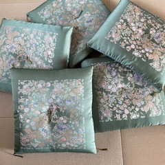 高級座布団　未使用　箱入り５枚セットの画像