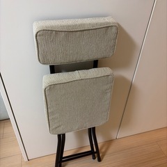 折り畳み式椅子の画像