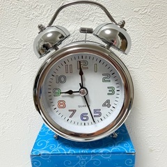 目覚まし時計 アラーム 小型 大音量 ツインベル アナログ 静音 シルバーの画像