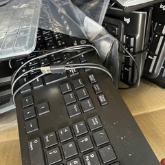 パソコンモニター　キーボード　大量の画像