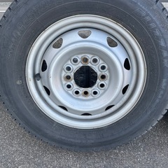 軽トラ着用スタッドレスタイヤの画像