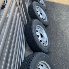 軽トラ着用スタッドレスタイヤの画像